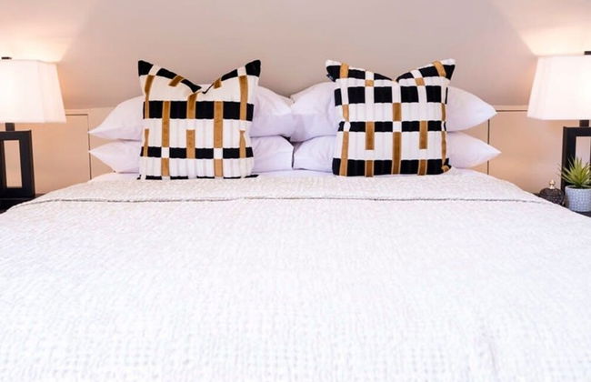 Luxurious 4 Bedroom Vineyard Villa Stanlake Park - Foto 12