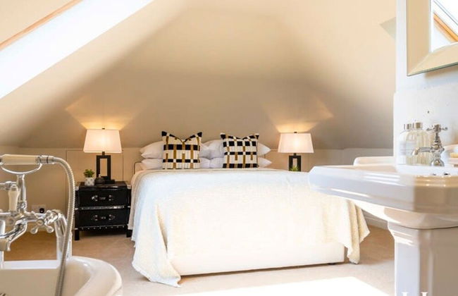 Luxurious 4 Bedroom Vineyard Villa Stanlake Park - Foto 3