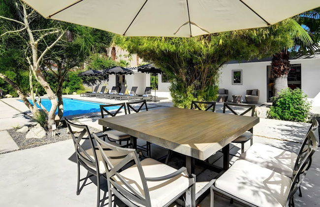 Modern Oasis w/ Pool, Patio Lounge, & Mountain Views Palo Verde by Avantstay - Foto 3