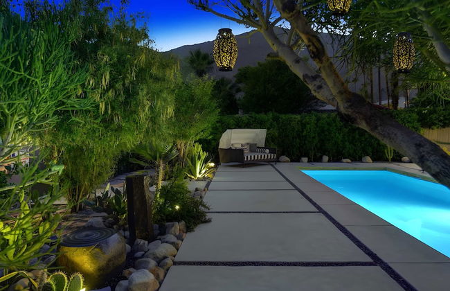 Modern Oasis w/ Pool, Patio Lounge, & Mountain Views Palo Verde by Avantstay - Foto 27
