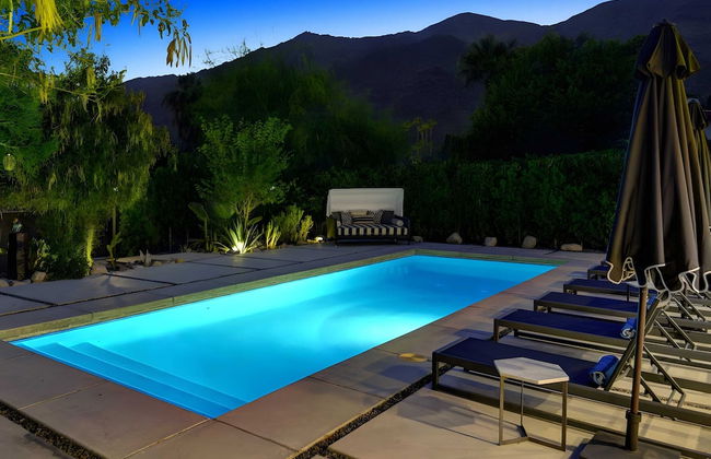 Modern Oasis w/ Pool, Patio Lounge, & Mountain Views Palo Verde by Avantstay - Foto 29