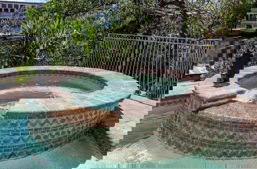 Foto 32 - Beautiful Home With Private Pool On The North End Of Fort Myers Beach! 4 Bedroom Home by RedAwning