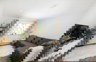 Foto 1 - 2 Bed 2 Bath Apt Close to Reigate Station - 2230
