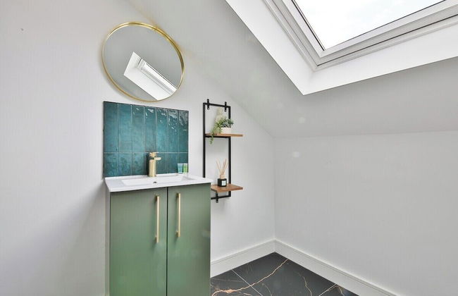 North Road New Luxe Flats with Parking - Photo 72