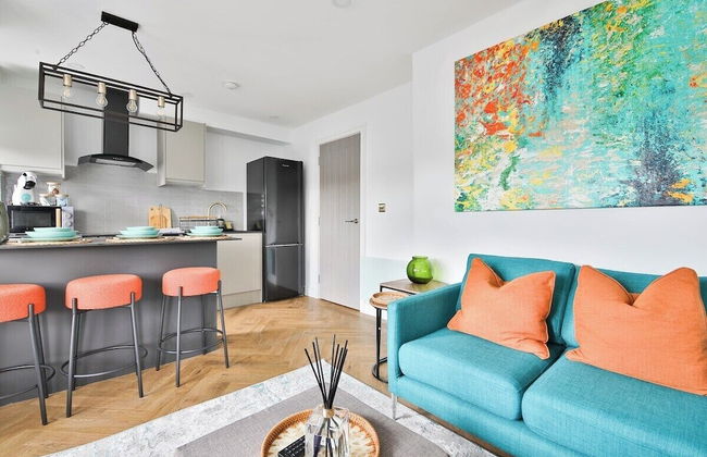 North Road New Luxe Flats with Parking - Photo 57