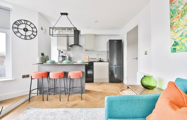 North Road New Luxe Flats with Parking - Photo 78