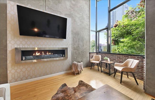 New York Style Penthouse in the Heart of the City - Photo 6