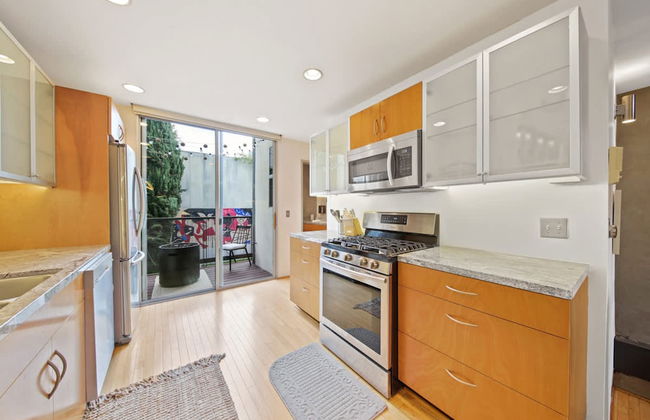 New York Style Penthouse in the Heart of the City - Photo 28