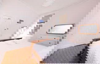 Photo 2 - JOIVY Gorgeous 1-Bed Flat With A Shared Garden