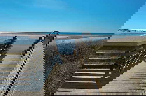 Foto 47 - Best of Both Worlds: Pool, Golf Cart, Nearby Attractions & Steps to Beach!