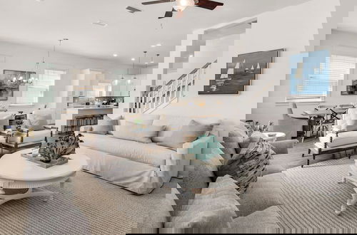 Foto 29 - Sleep up to 28 - 2 Homes Side by Side - Close to Beach & Community Pool!