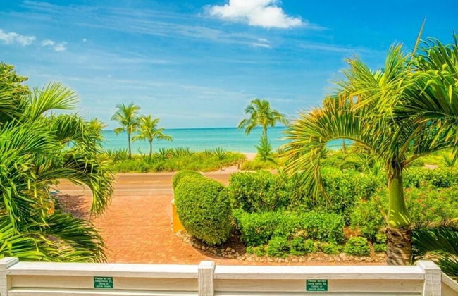 Conch 4 Bedroom Townhouse by RedAwning - Photo 25