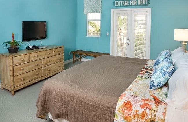 Conch 4 Bedroom Townhouse by RedAwning - Photo 2