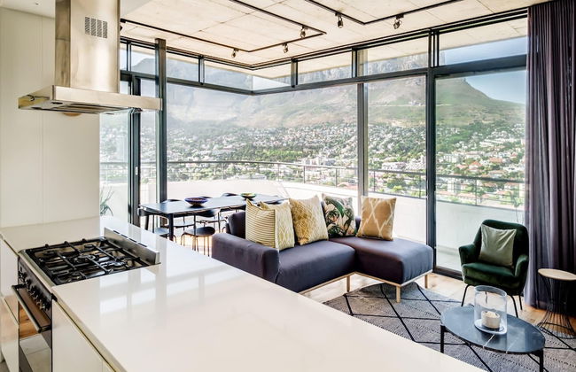 Penthouse w Table Mountain Views Pride View - Photo 3