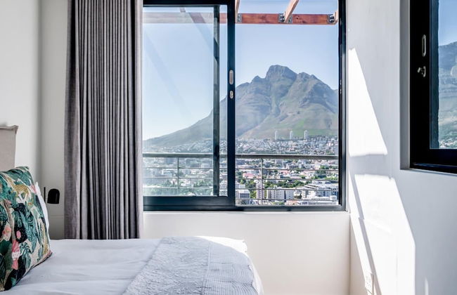 Penthouse w Table Mountain Views Pride View - Photo 8