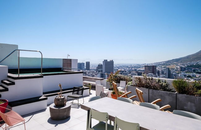 Penthouse w Table Mountain Views Pride View - Photo 17