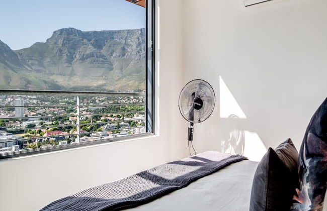Penthouse w Table Mountain Views Pride View - Photo 5