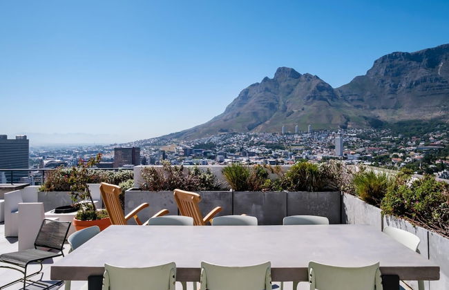 Penthouse w Table Mountain Views Pride View - Photo 18