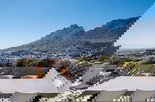 Foto 18 - Penthouse w Table Mountain Views Pride View