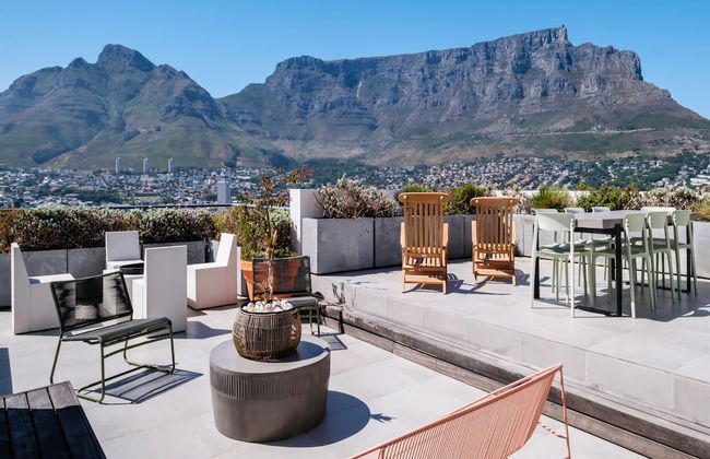 Penthouse w Table Mountain Views Pride View - Photo 13