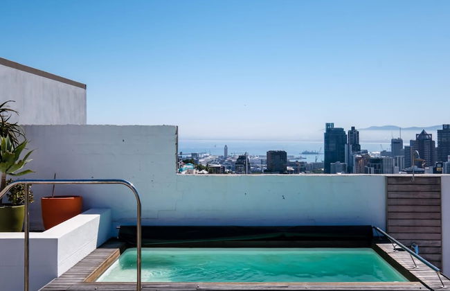 Penthouse w Table Mountain Views Pride View - Photo 9