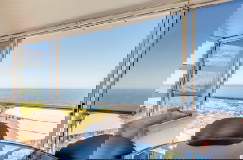Foto 43 - Two Bedroom Apartment With Lovely Ocean Views 270 Degrees