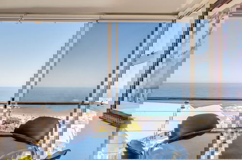 Foto 3 - Two Bedroom Apartment With Lovely Ocean Views 270 Degrees