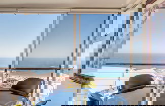 Foto 3 - Two Bedroom Apartment With Lovely Ocean Views 270 Degrees