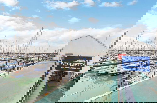 Photo 38 - On the Water -waterside Studio With Terrace Overlooking the Harbour