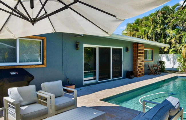 Beach Bliss 10 Mins to Waves 3BR Oasis With Pool - Photo 53