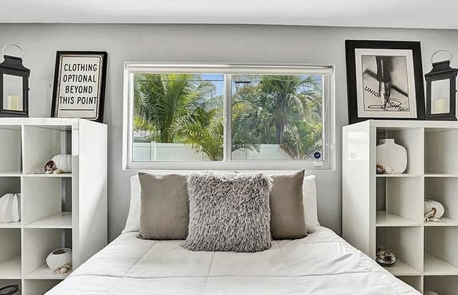 Beach Bliss 10 Mins to Waves 3BR Oasis With Pool - Photo 19