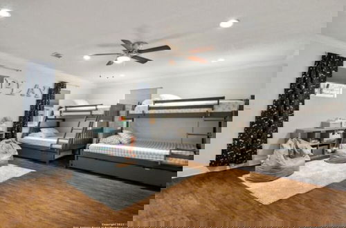 Photo 21 - Experience Serenity in a 4BR 3BA Downtown Home