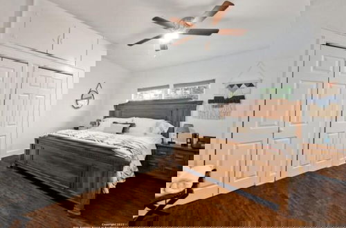 Photo 14 - Experience Serenity in a 4BR 3BA Downtown Home