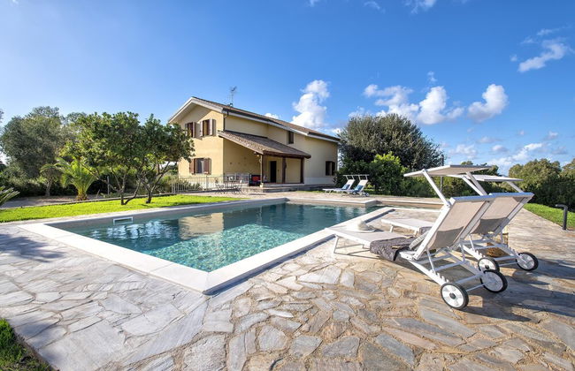 Sardinia Re - Villa Gialla - Photo 1