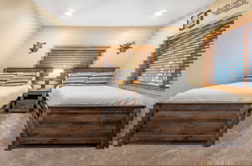 Foto 36 - Lazy Bear Lodge by Avantstay Pine Tree Paradise w/ Game Room