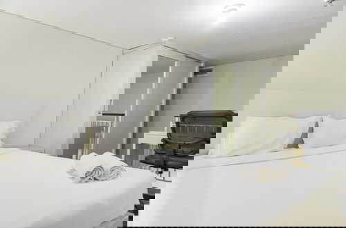 Foto 6 - Good Deal Studio Loft At Nifarro Park Apartment