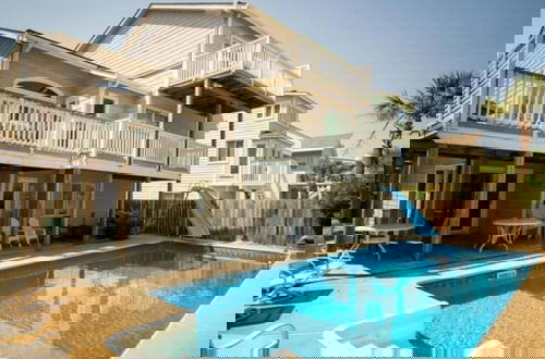 Photo 2 - Enjoy Sunny Daze Private Pool Walk to Beach