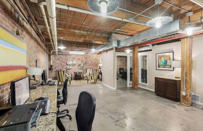 ASK FOR Discount-historic Brick 2BR Getaway Wifi - Foto 24
