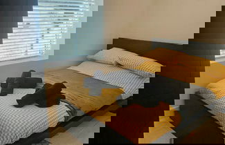 Foto 2 - Seaside Haven Coastal Comfort 200m from the Beach