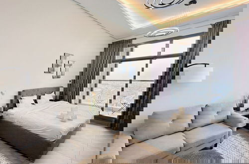 Foto 9 - Spacious Studio Apartment Burj View with Balcony Free Parking by Belvilla