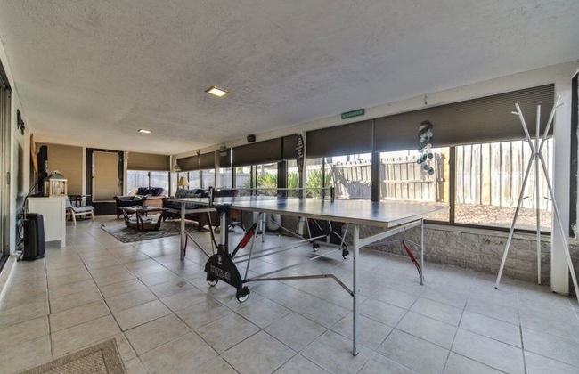 Amazing Pet Friendly 3 Bed House - Heated Pool 3 Bedroom Home by RedAwning - Foto 28