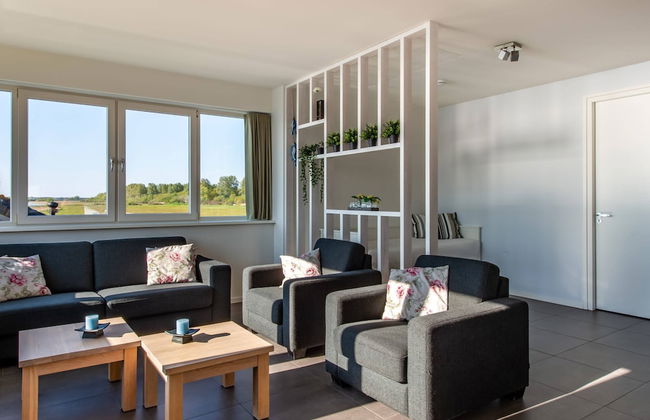 Waterfront Penthouse With Roof Terrace and Private Jetty - Foto 34