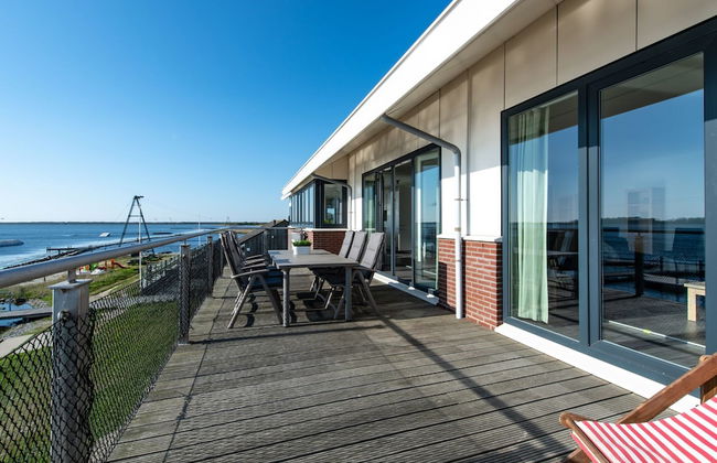 Waterfront Penthouse With Roof Terrace and Private Jetty - Foto 40