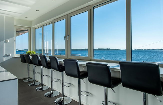 Waterfront Penthouse With Roof Terrace and Private Jetty - Foto 70