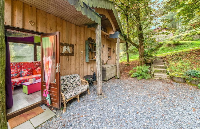 Lively Holiday Home With Garden - Foto 2