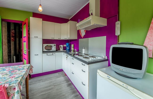 Lively Holiday Home With Garden - Foto 12