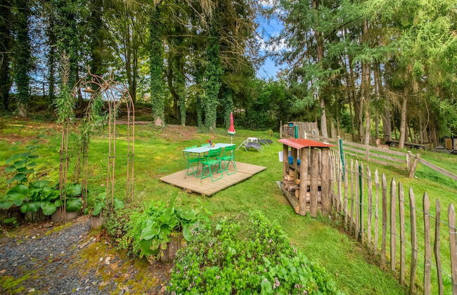 Lively Holiday Home With Garden - Foto 16