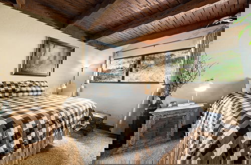 Foto 8 - Modern Moonridge Manor