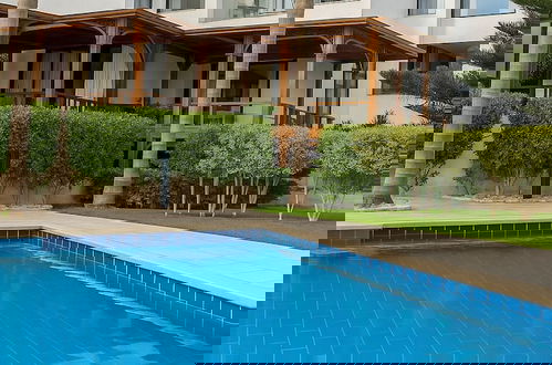 Foto 15 - Elegant Sea View Chalet With Private Balcony