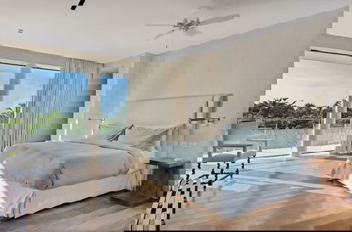 Photo 12 - Magnificent 5BR Modern Tropical Villa With Pool